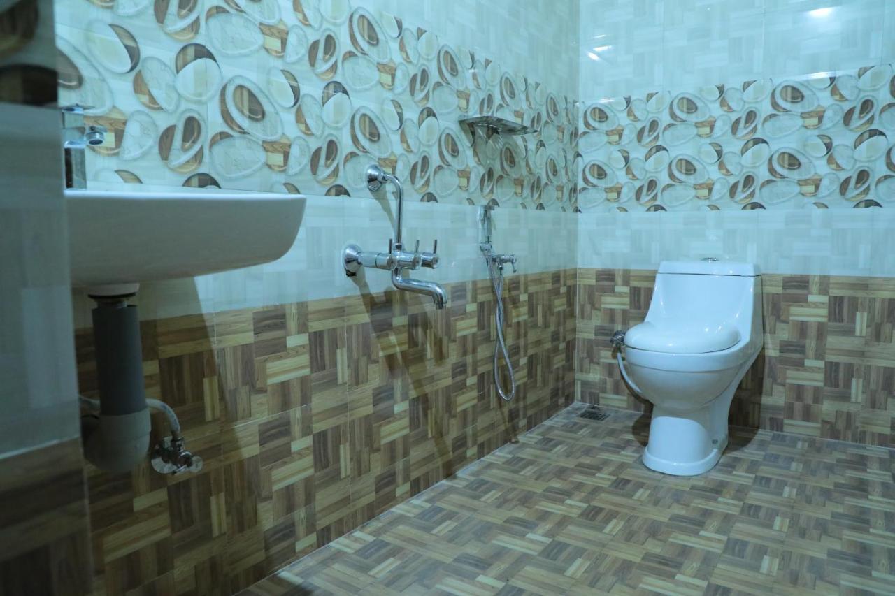 The Munroe Vibes Inn Mundrothuruth Zewnętrze zdjęcie